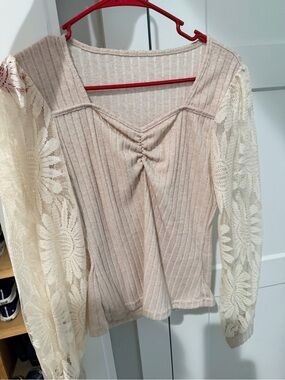 SHEIN Cream Ribbed Knit Top with Lace Floral Sleeves